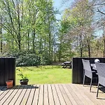 6 Person In Toftlund-by Traum