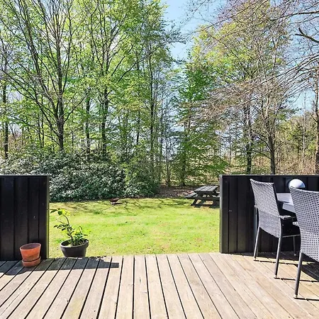 6 Person In Toftlund-by Traum