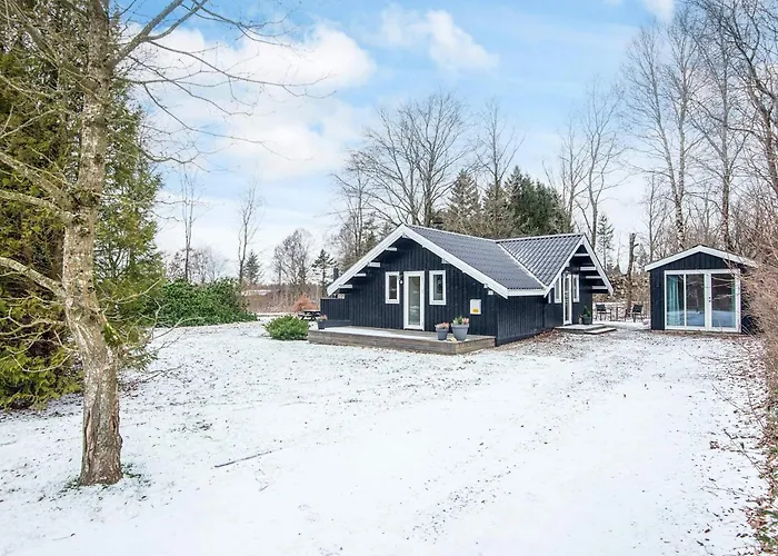 6 Person In Toftlund-by Traum